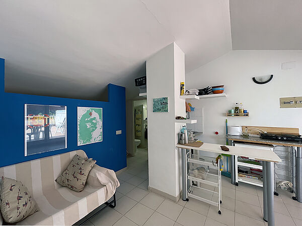 1 bedroom flat near the beach