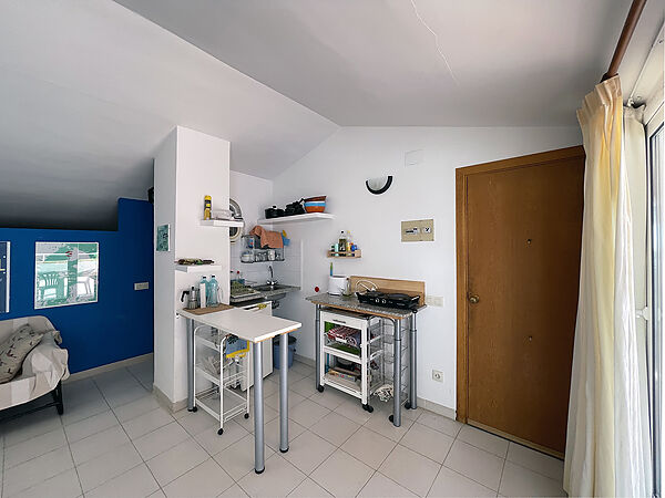 1 bedroom flat near the beach