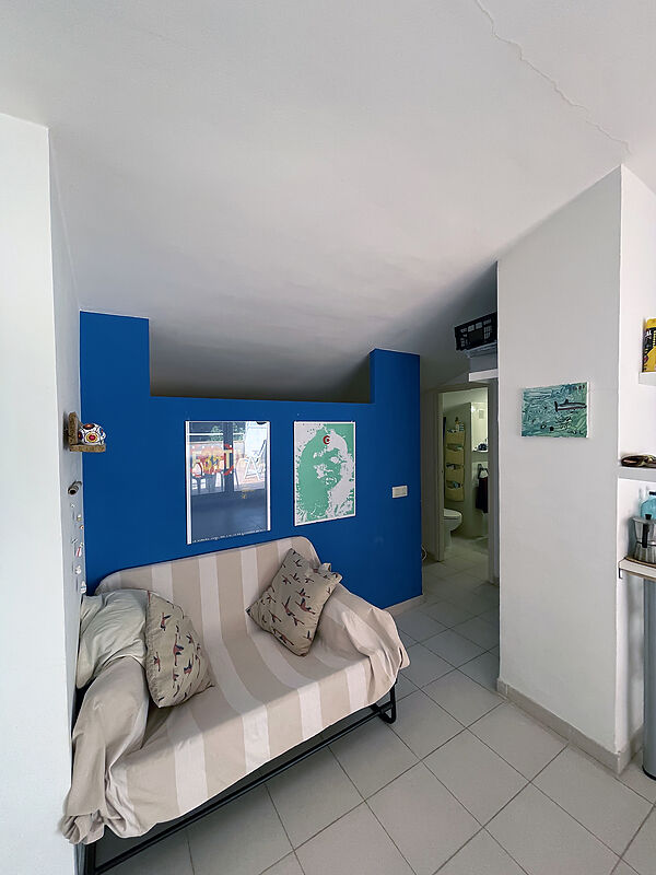 1 bedroom flat near the beach