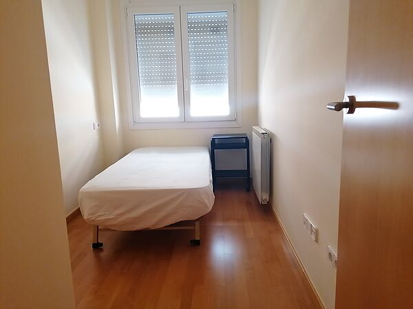 Es lloga pis a Casernes, al costat del Wellnes