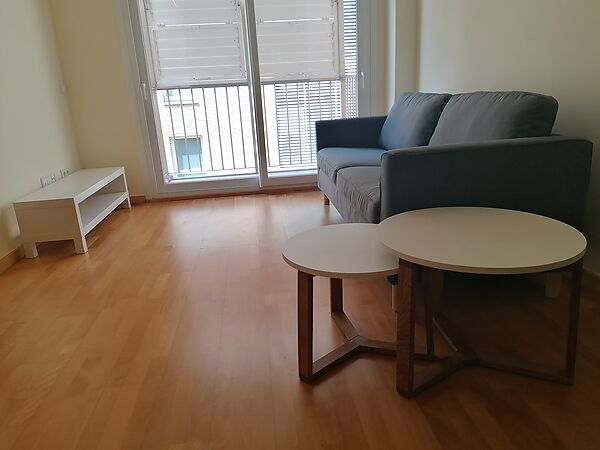 Es lloga pis a Casernes, al costat del Wellnes