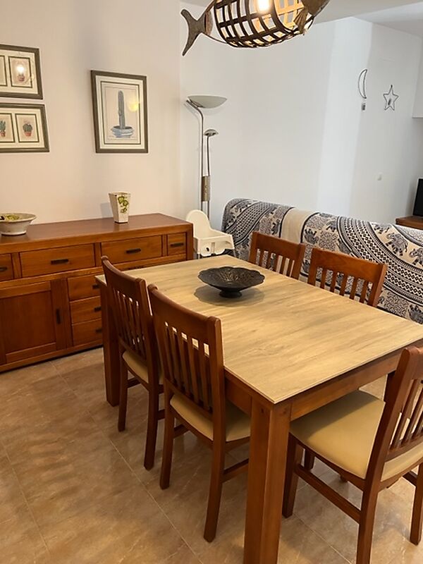 Duplex amb vistes davant del parc infantil de Colera