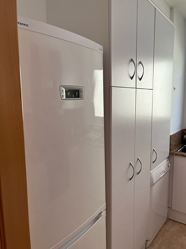 Duplex amb vistes davant del parc infantil de Colera