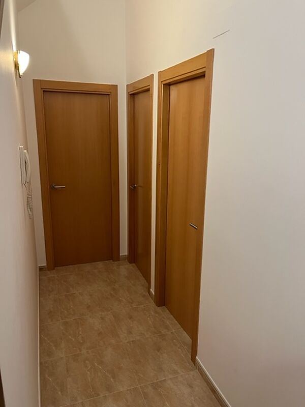 Duplex amb vistes davant del parc infantil de Colera