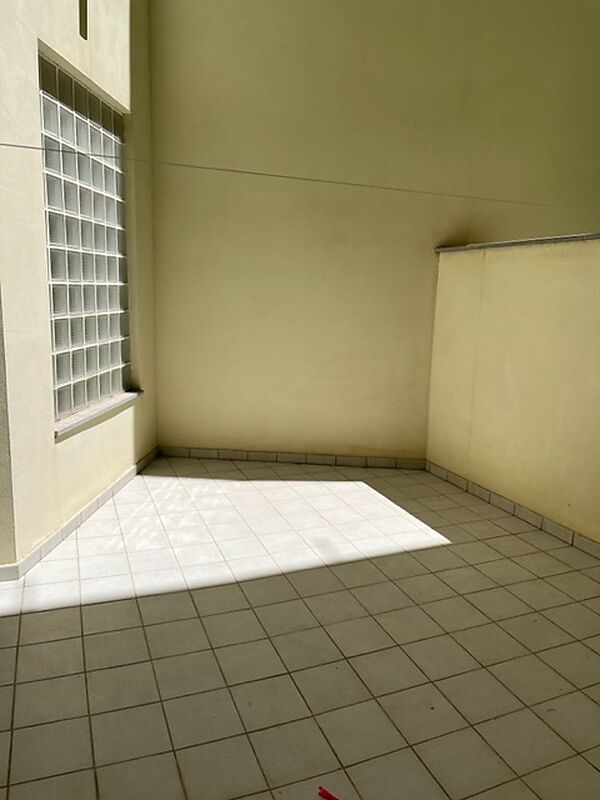 Duplex amb vistes davant del parc infantil de Colera