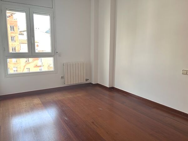 Pis en lloguer a Casernes, prop del Parc Migdia