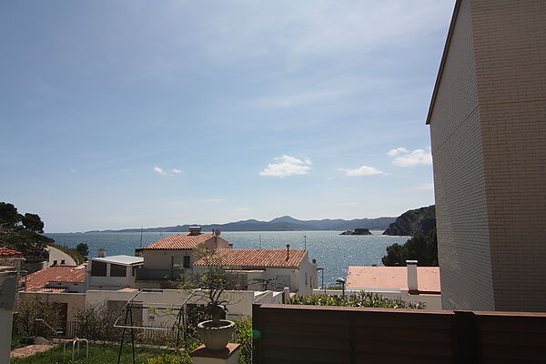 Ground floor in Cala Rovellada with sea views