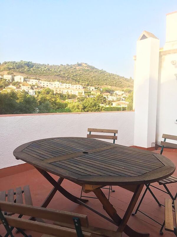 Very comfortable apartment near the beach