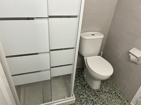 2 bedroom apartment very close to the beach