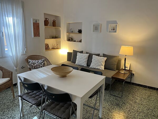 2 bedroom apartment very close to the beach