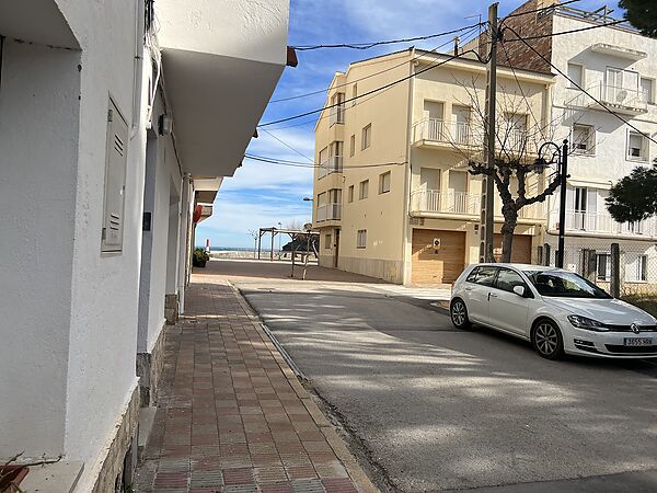 2 bedroom apartment very close to the beach