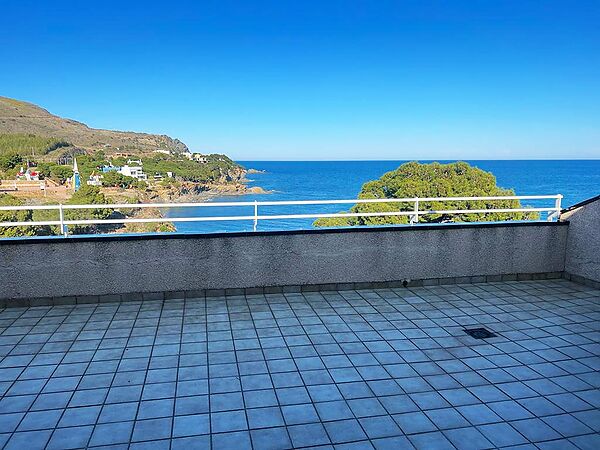 Ground floor in La Geneta with gardin and sea views