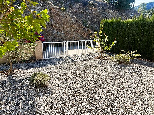 Ground floor in La Geneta with gardin and sea views