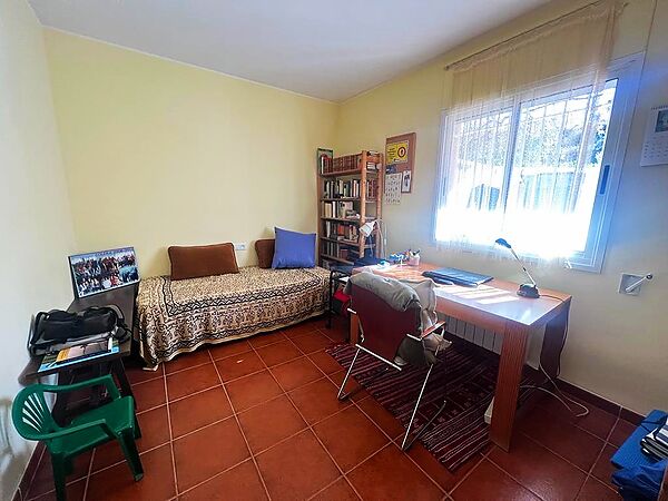 Ground floor in La Geneta with gardin and sea views