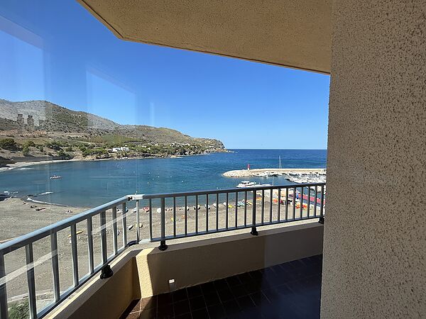 3 BEDROOM PENTHOUSE WITH SEA VIEW