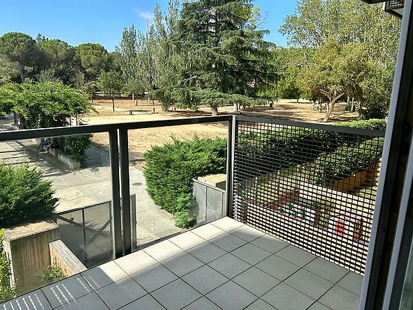 Es lloga pis a Casernes, amb vistes al Parc Migdia