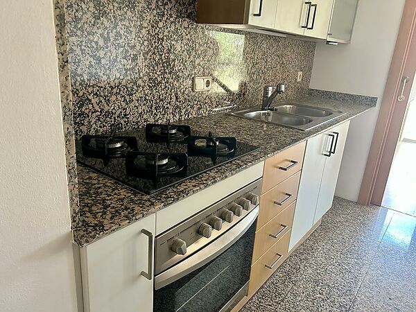 Es lloga pis a Casernes, amb vistes al Parc Migdia