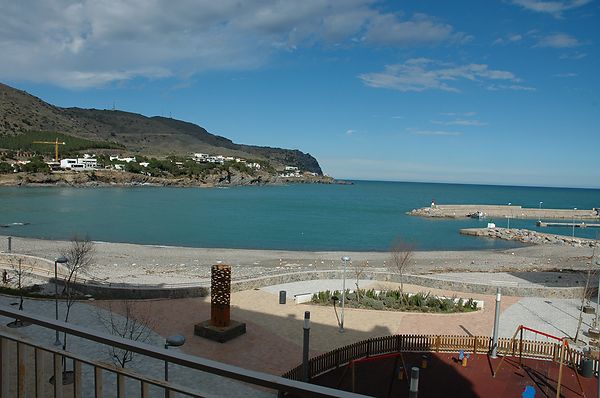 Holiday apartment renovated in the port of Colera