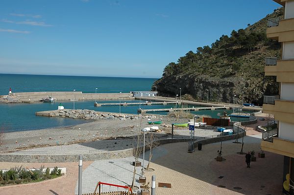 Apartamento turístico, reformado, en el puerto de Colera