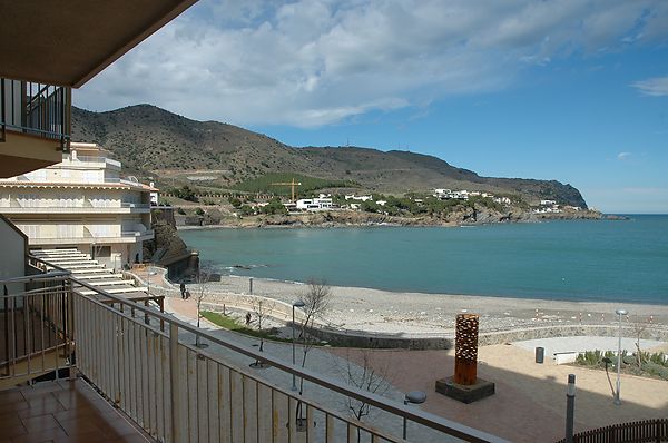Apartamento turístico, reformado, en el puerto de Colera