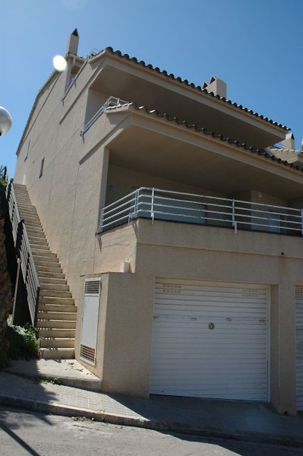 Rez-de-chaussée placé a la Geneta avec vue sur mer et jardin