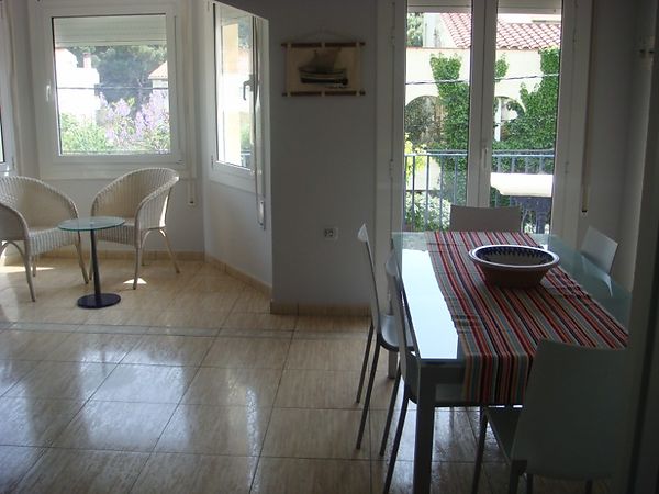 Apartament d'ús turístic, renovat, a prop de la platja