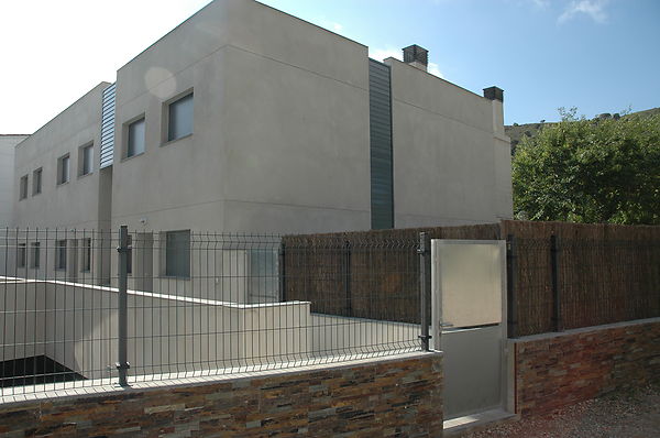 Apartament with pool and barbecue near the beach