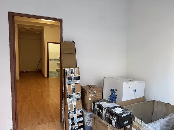 Conjunt de locals comercials en perfecte estat i amb rendibilitat immediata