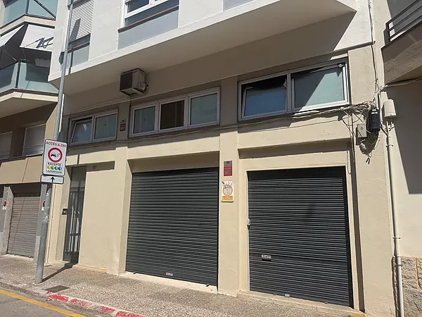 Conjunt de locals comercials en perfecte estat i amb rendibilitat immediata