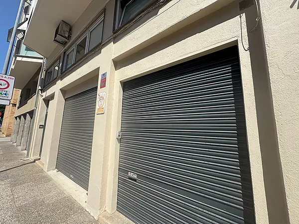 Conjunt de locals comercials en perfecte estat i amb rendibilitat immediata