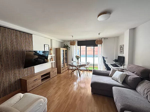 Apartment with exit and parking