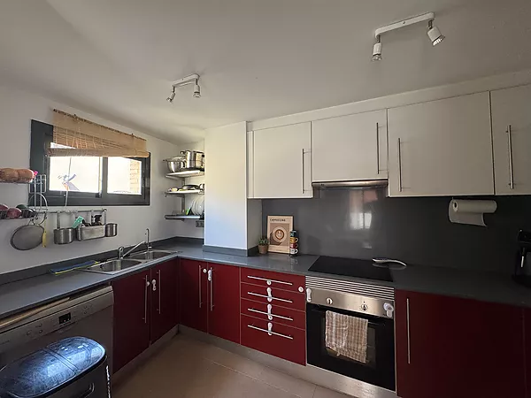 Apartment with exit and parking