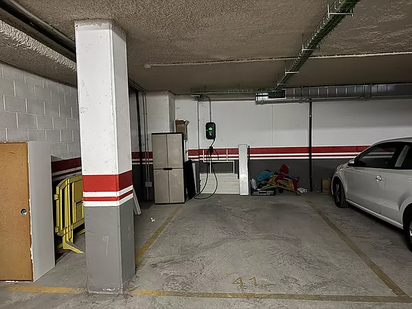 Apartment with exit and parking