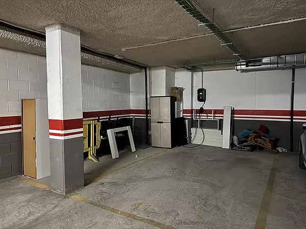 Apartment with exit and parking