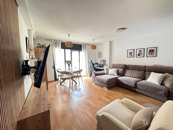 Apartment with exit and parking