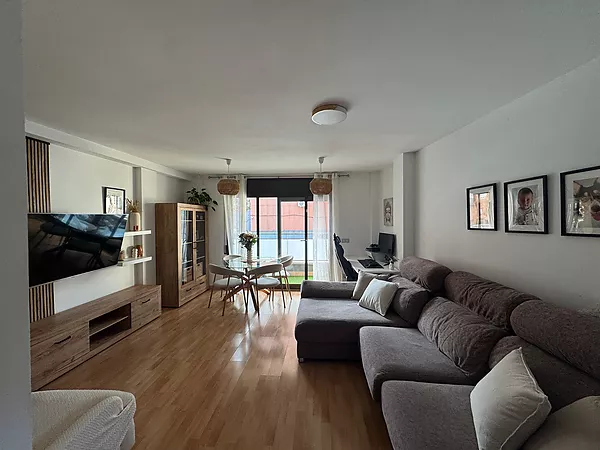 Apartment with exit and parking