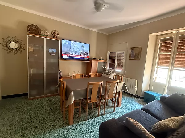 Appartement confortable de 3 chambres avec terrasse privée à Colera
