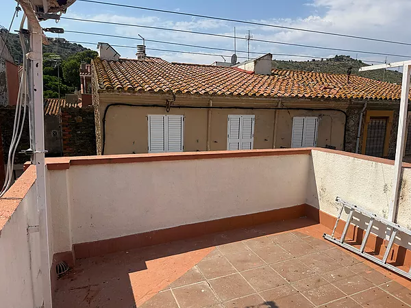 Piso acogedor de 3 habitaciones con terraza privada en Colera