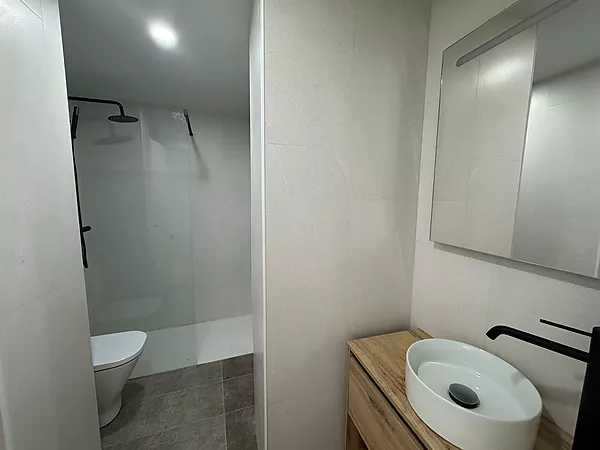 Exclusif penthouse en duplex dans un immeuble neuf du centre historique de Figueres.