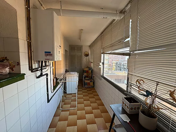 Pis familiar de 4 habitacions amb espectacular terrassa i dues places de pàrquing