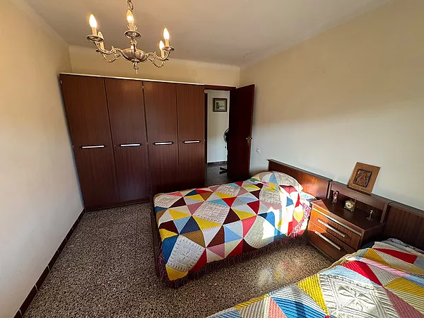 Pis familiar de 4 habitacions amb espectacular terrassa i dues places de pàrquing