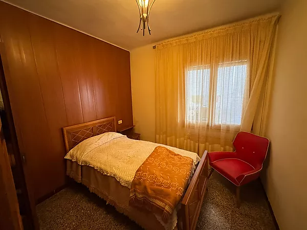 Pis familiar de 4 habitacions amb espectacular terrassa i dues places de pàrquing