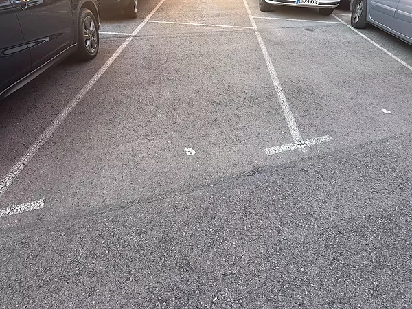 Pis familiar de 4 habitacions amb espectacular terrassa i dues places de pàrquing