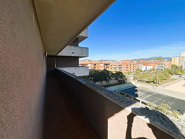 Se alquila piso al lado de la estación del AVE
