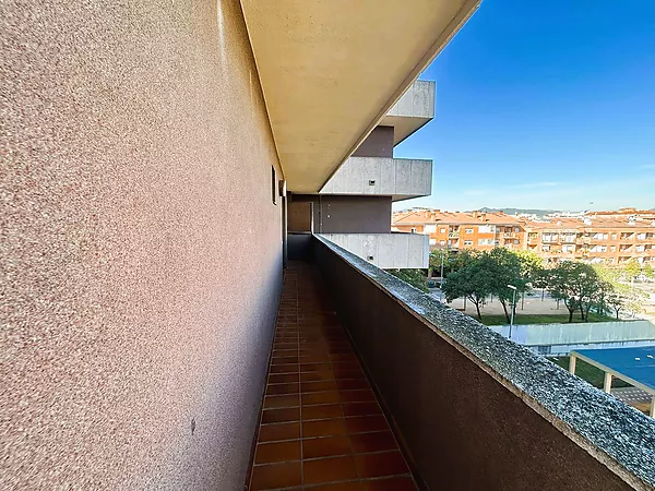 Se alquila piso al lado de la estación del AVE