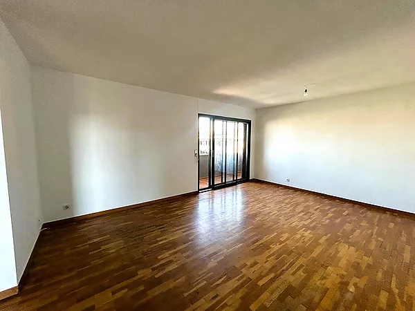 Se alquila piso al lado de la estación del AVE
