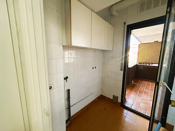 Se alquila piso al lado de la estación del AVE