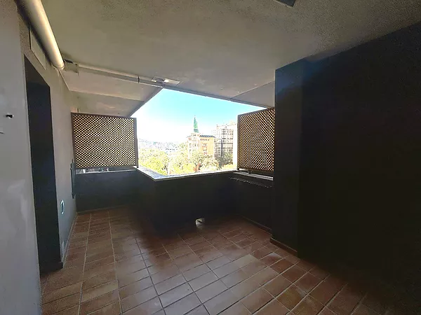 Se alquila piso al lado de la estación del AVE