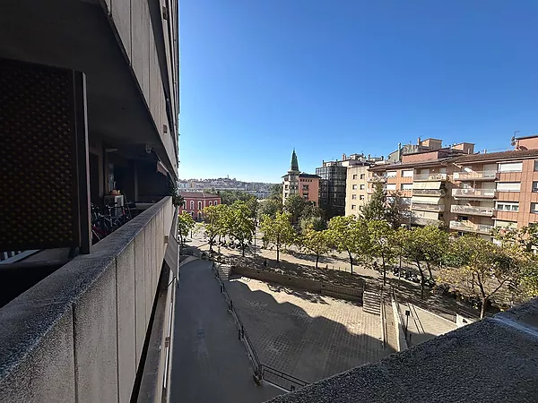 Se alquila piso al lado de la estación del AVE