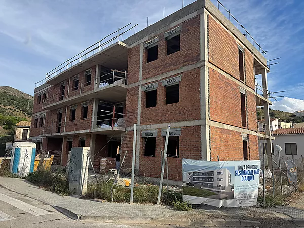 New construction apartments in Colera. Apartments with terrace and garden